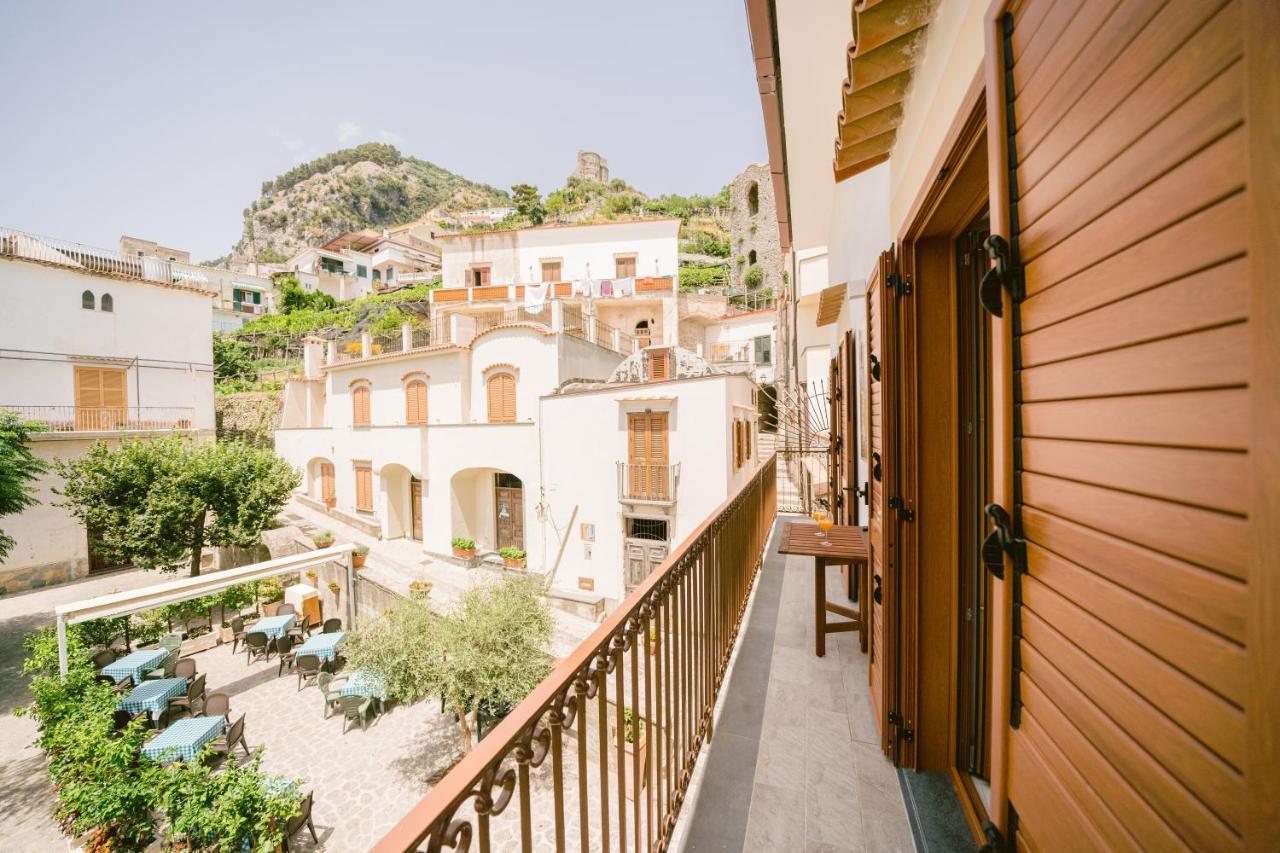 La Piazzetta Boutique *