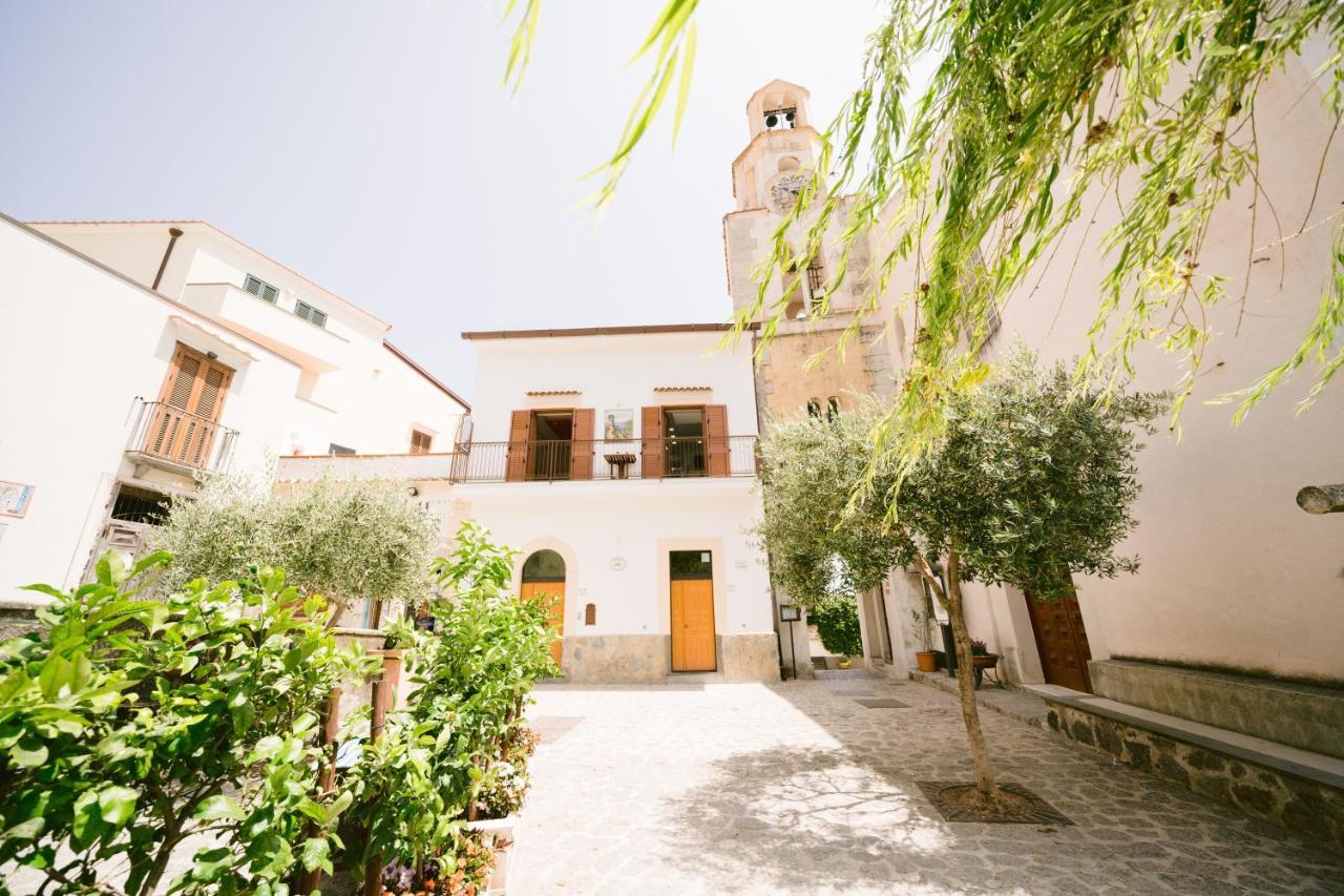La Piazzetta Boutique *